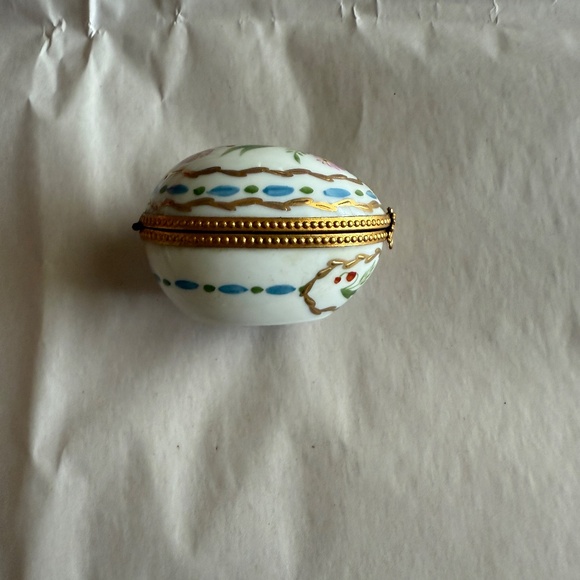 Limoges France Hand Painted Porcelain Trinket Egg Box - Picture 4 of 8